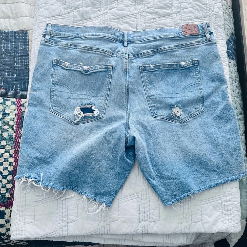 American Eagle Outfitters Blue Jean Shorts with Frayed Hem - Picture 6 of 9